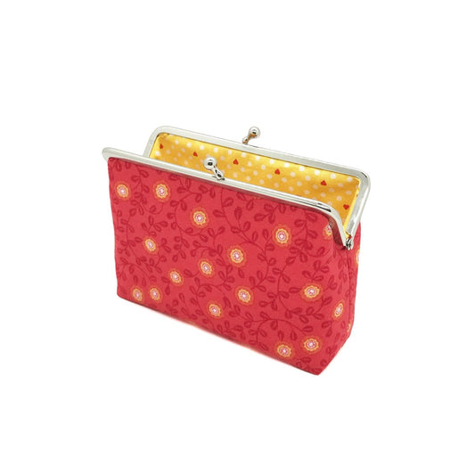 rote Bügelbörse mit Blumenranken