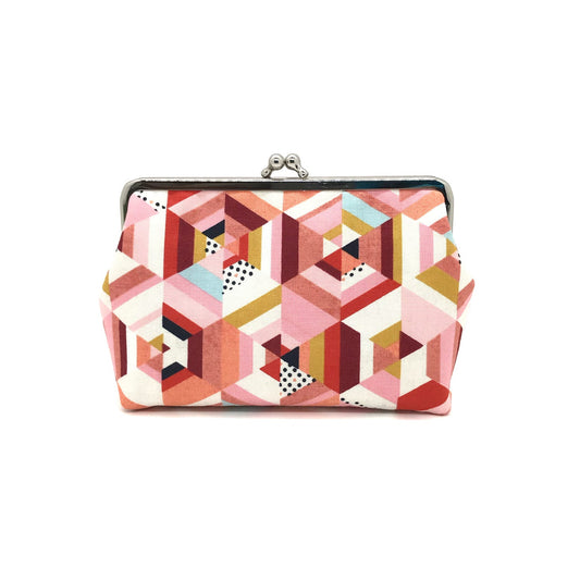 rosa Clipbörse mit grafischem Muster