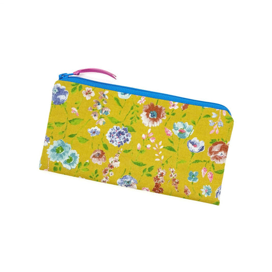 gelbe Stiftetasche mit Blumen