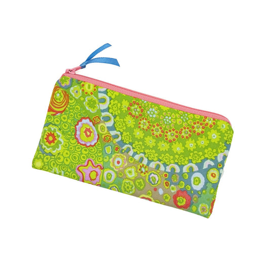 grüne Stiftetasche mit Blumenmuster