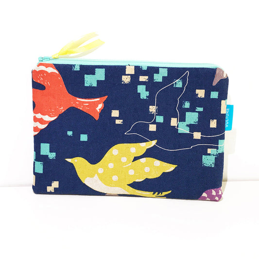 blaue Kosmetiktasche mit gelbem Vogel